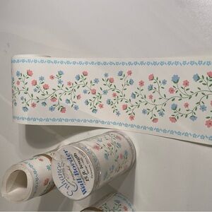 Vintage Wall Paper Border 4 Rolls 15 Feet Each         Total 60 Feet